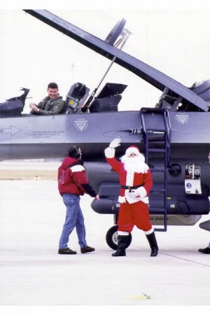 santa arrives 05