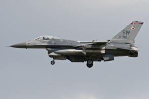 aviano july 16  2011 oup184 f 16cm 92 3910 77thfs 20thfw  shaw afb  south carolina rtb